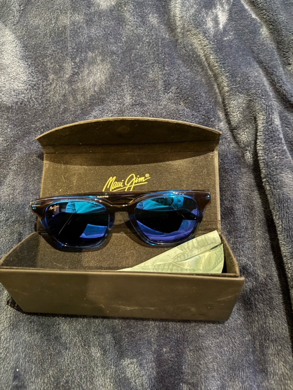 Maui Jim Black Frame Sunglasses with Blue Mirrored Lenses